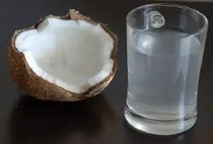 4 Manfaat Menakjubkan Dari Air Kelapa 4 Manfaat Menakjubkan Dari Air Kelapa
