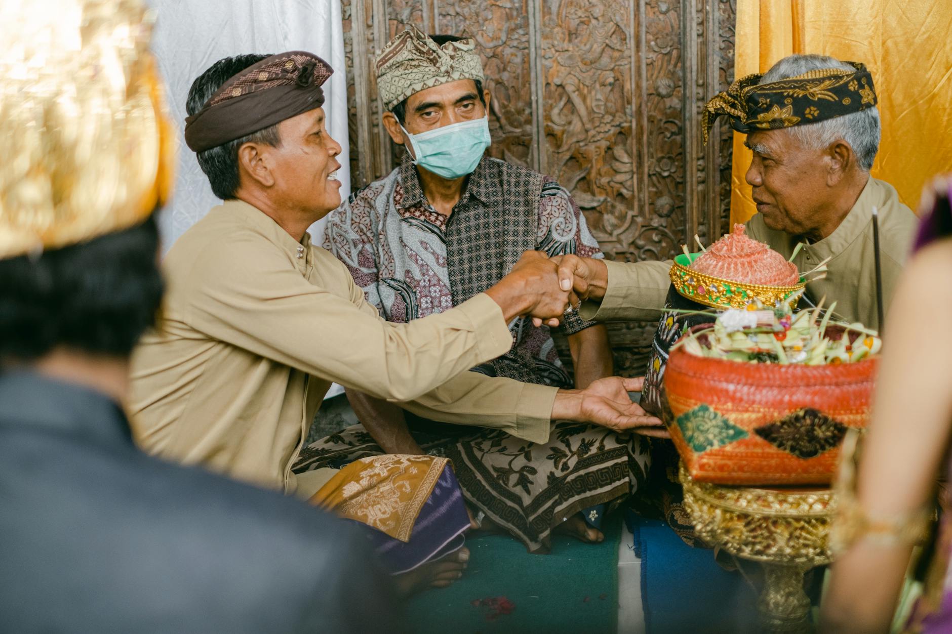 Ramuan tradisional Bali dengan bahan alami seperti jahe, kunyit, dan temulawak dipercaya dapat meningkatkan daya tahan tubuh secara alami