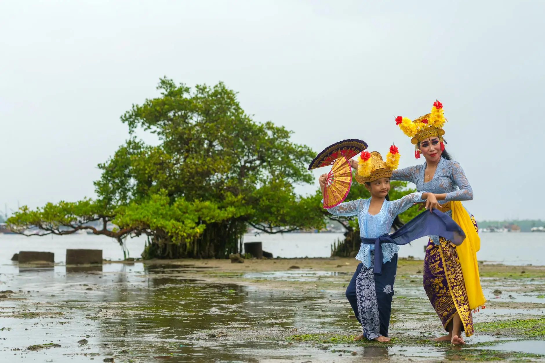 Gambar ramuan tradisional khas Bali yang terbuat dari bahan alami dan dipercaya dapat meningkatkan daya tahan tubuh secara alami