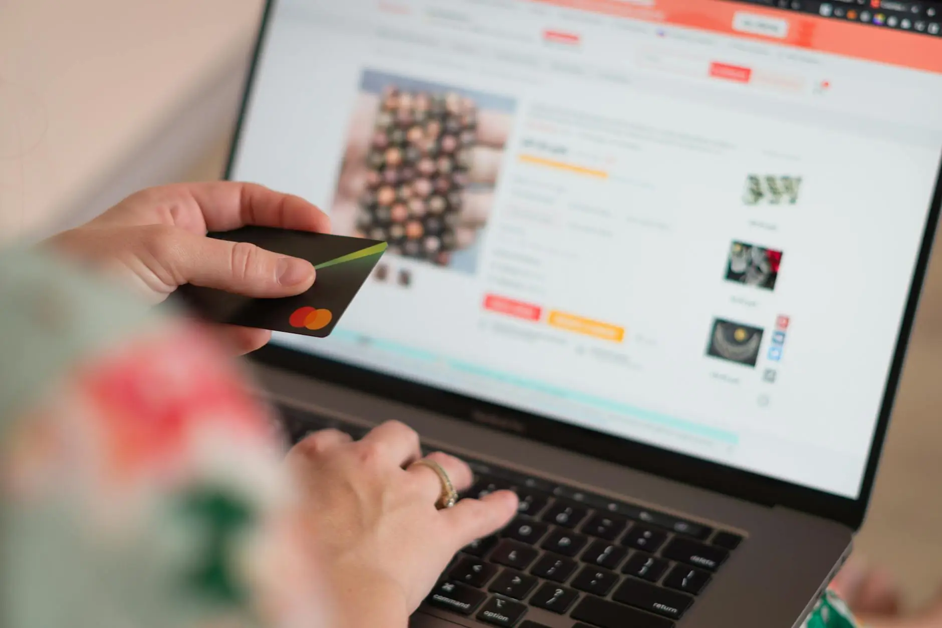 Minyak Kutus Kutus original asli untuk kesehatan, beli online terpercaya, aman, dan terjamin.